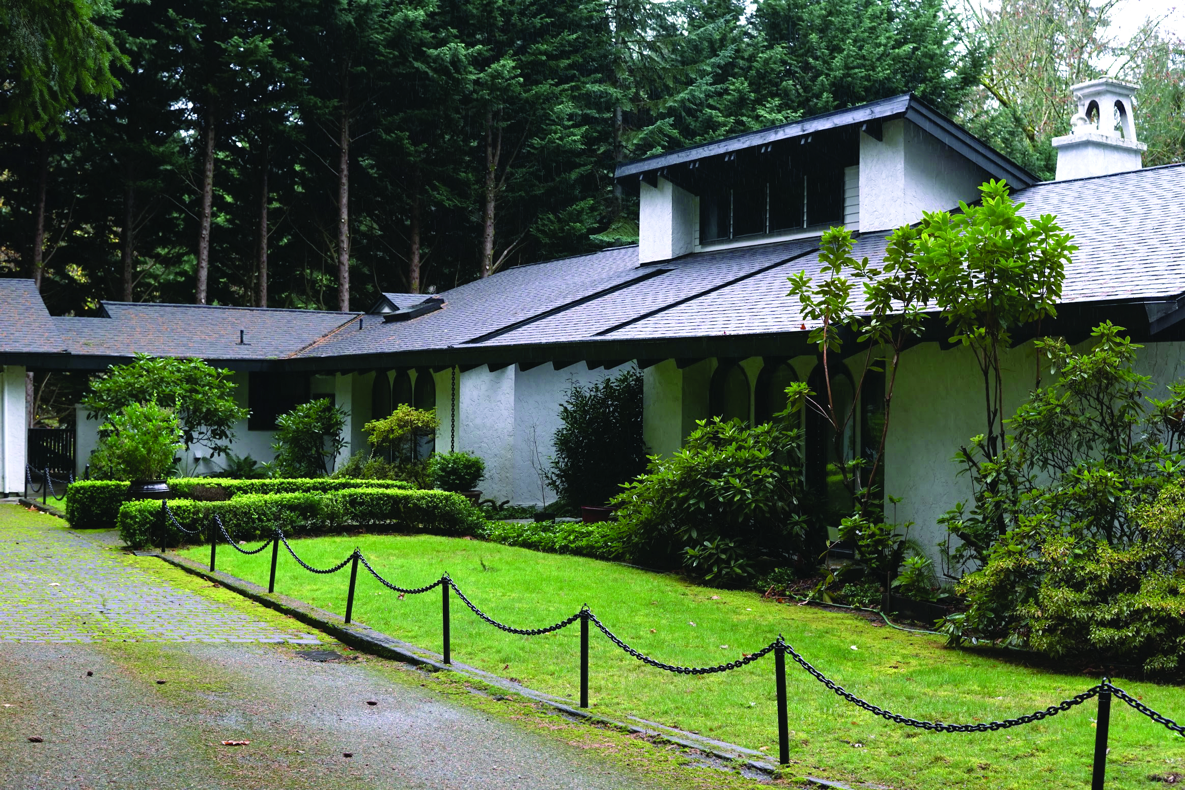 Home Sweet Home: Seattle University Purchases $900,000 Lakeside Home from Jesuits Facing Bankruptcy