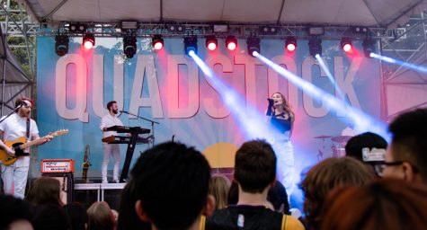 Misterwives performing on stage at Quadstock 2022. 