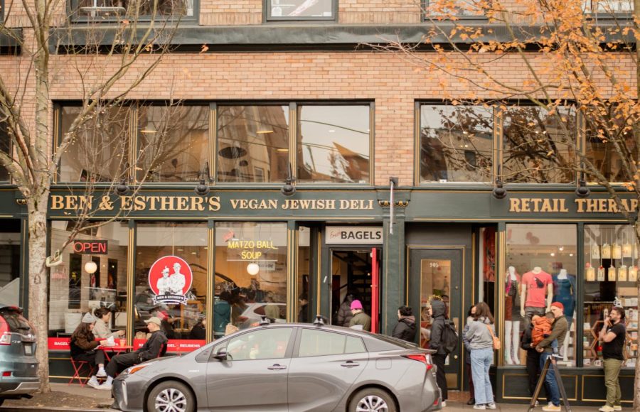People lining up on Pike Street to try out the new Ben & Esthers Vegan Jewish Deli. 