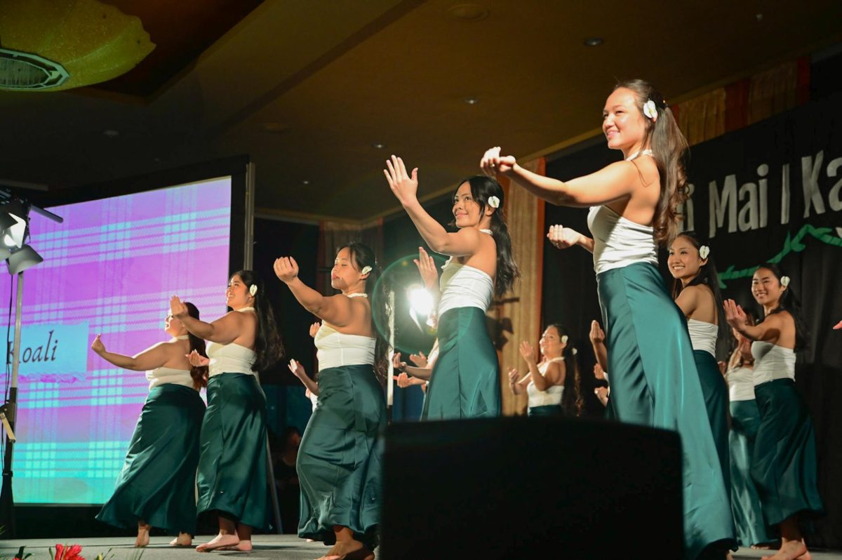 Hui O Nani Hawai’i third years dancing ‘Auana to “Koali” by Kamakakehau